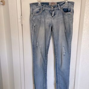 3 for $25 🌟Light wash stylish denim jeans Size 11/12